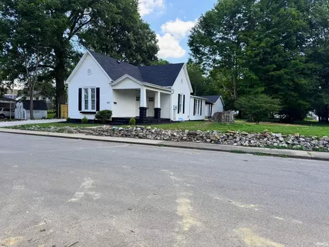 607 N Sixth St, Boonville, IN 47601