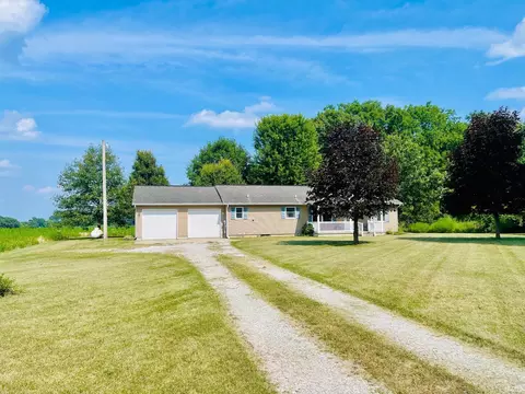 65918 Maple Rd, Lakeville, IN 46536