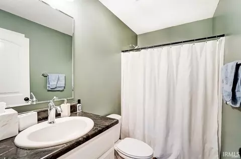 Bath - 2034 Freestone Pl, Huntertown, IN 46748 photo 3 of 3