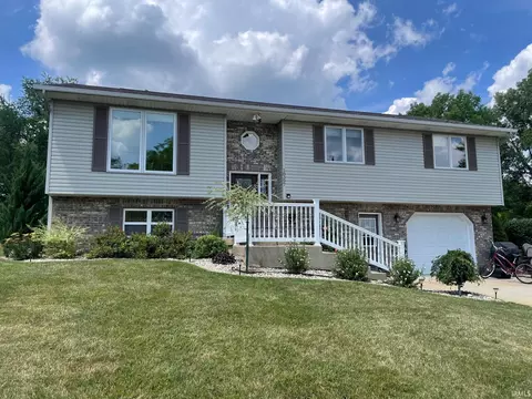 18397 Chippewa Path, Plymouth, IN 46563