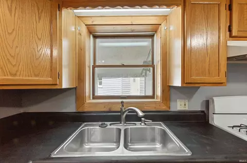 1103 N Wayne St, Warren, IN 46792 photo 11