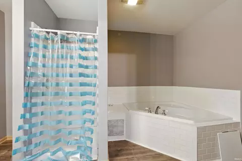 1103 N Wayne St, Warren, IN 46792 photo 17