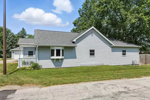 1103 N Wayne St, Warren, IN 46792 photo 4