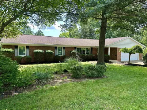 2823 S Stratford Dr, Bloomington, IN 47401