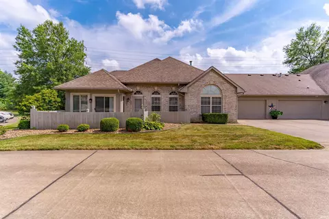 8121 Gate Way Dr, Evansville, IN 47715
