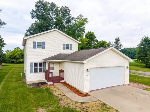 409 N Sierer St, Fremont, IN 46737