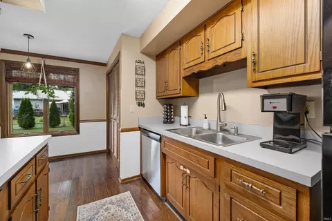 1307 Walker Ct, Auburn, IN 46706 photo 12
