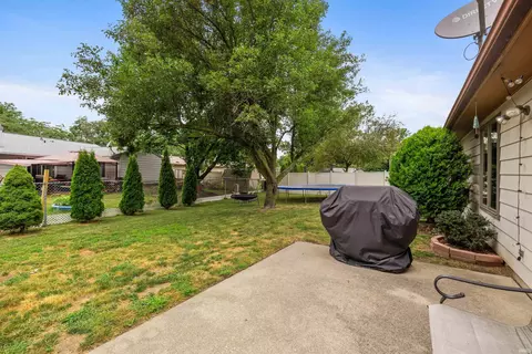 1307 Walker Ct, Auburn, IN 46706 photo 25