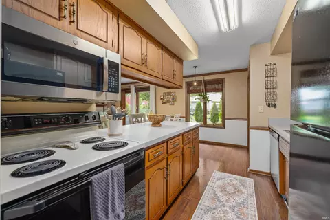 1307 Walker Ct, Auburn, IN 46706 photo 13