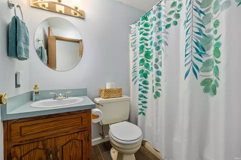 1307 Walker Ct, Auburn, IN 46706 photo 24