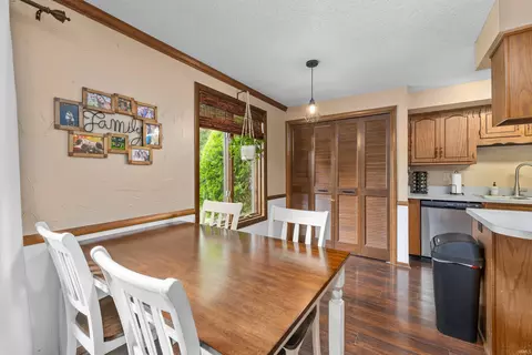 1307 Walker Ct, Auburn, IN 46706 photo 10