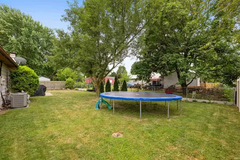 1307 Walker Ct, Auburn, IN 46706 photo 5