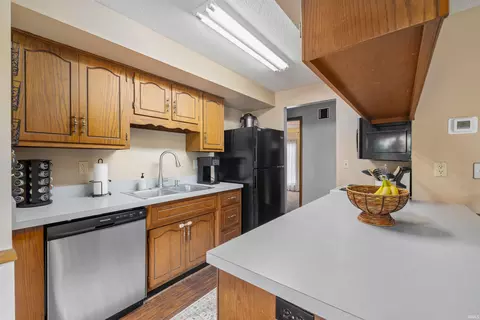 1307 Walker Ct, Auburn, IN 46706 photo 11