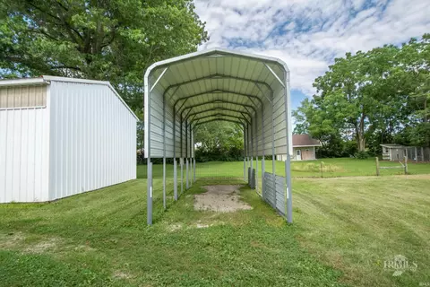 9105 E Jackson St, Selma, IN 47383 photo 8