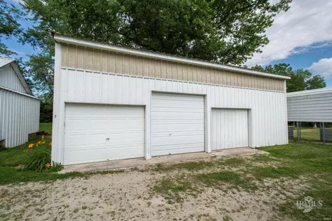 9105 E Jackson St, Selma, IN 47383 photo 4