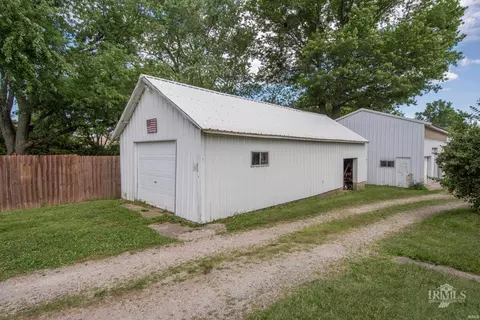 9105 E Jackson St, Selma, IN 47383 photo 5