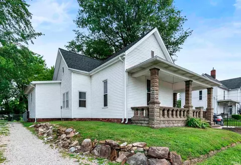 613 W Walnut St, Boonville, IN 47601