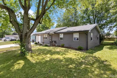 313 E 11th St, Brookston, IN 47923 photo 3