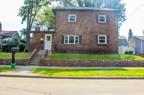 619 Richmond St, Winchester, IN 47394