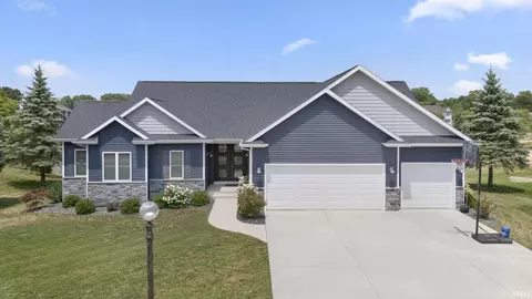 2620 E Ontario Ln, Warsaw, IN 46582
