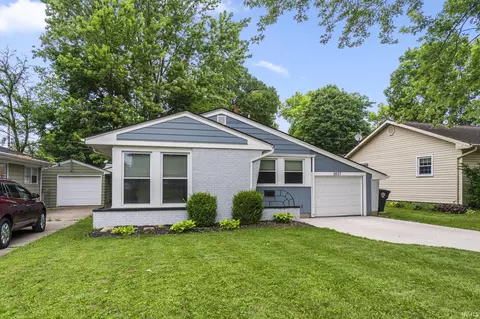 1027 Curdes Ave, Fort Wayne, IN 46805