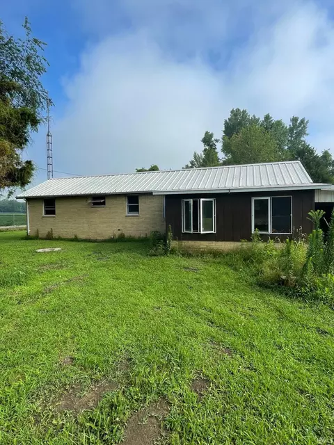 7372 N 7392 N Pine Bluff Rd, Bicknell, IN 47512
