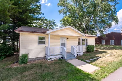 721 N Ellsworth St, Warsaw, IN 46580