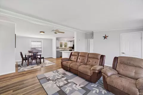 8666 E Ash Rd, Bloomfield, IN 47424 photo 7