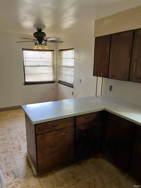 Kitchen - 1045 Eclipse Pl, South Bend, IN 46628 photo 1 of 3