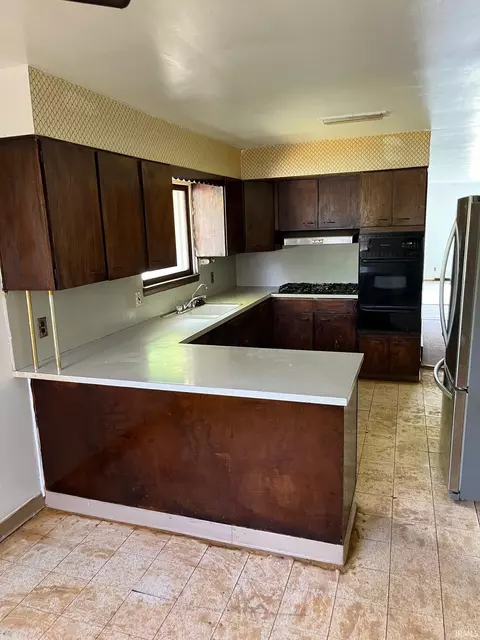 Kitchen - 1045 Eclipse Pl, South Bend, IN 46628 photo 3 of 3