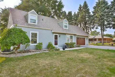 243 N Bobber Ln, Warsaw, IN 46582