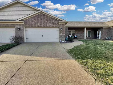 5107 Paddock Dr, Evansville, IN 47715