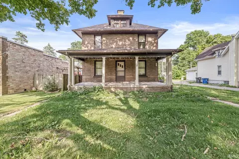 824 N Michigan St, Plymouth, IN 46563