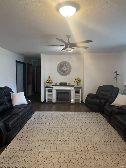 Living - 802 S 2nd St, Mitchell, IN 47446 photo 1 of 4