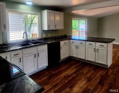8198 E Mcclintic Rd, Syracuse, IN 46567 photo 6