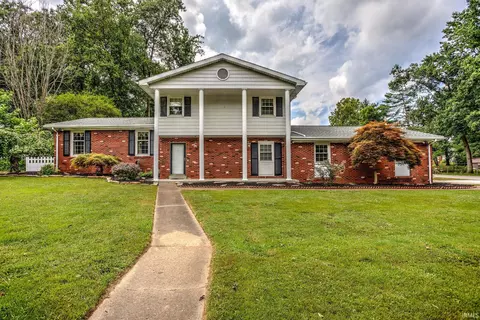 8122 Larch Ln, Evansville, IN 47710
