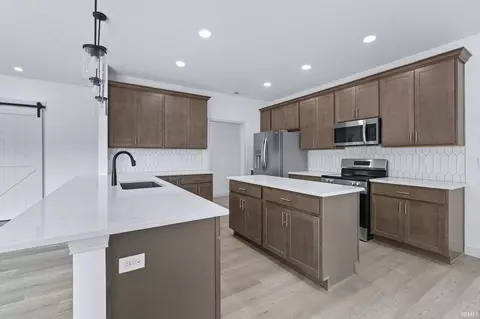 Kitchen - 964 E 400s, Bringhurst, IN 46913 photo 2 of 3
