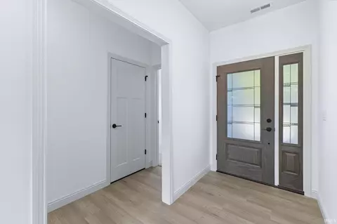 Entry Way - 964 E 400s, Bringhurst, IN 46913 photo 1 of 4
