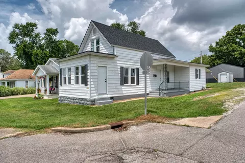 3001 Edgewood Dr, Evansville, IN 47712