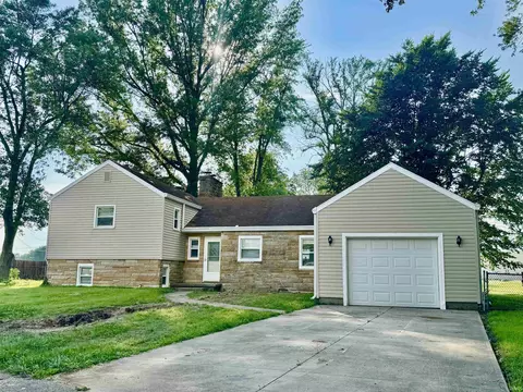 106 Winding Way, Alexandria, IN 46001