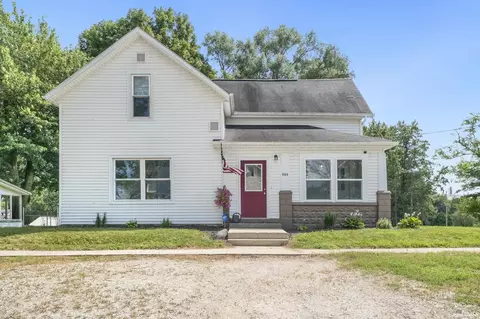 303 W Walnut St, Claypool, IN 46510