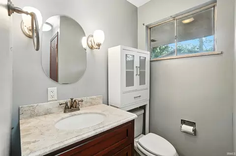 Bath - 4837 Dwight Dr, Fort Wayne, IN 46835 photo 1 of 4