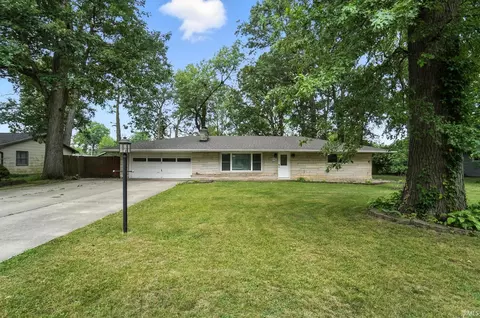 Exterior - 4837 Dwight Dr, Fort Wayne, IN 46835 photo 2 of 12