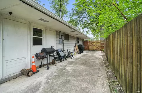 Exterior - 4837 Dwight Dr, Fort Wayne, IN 46835 photo 7 of 12