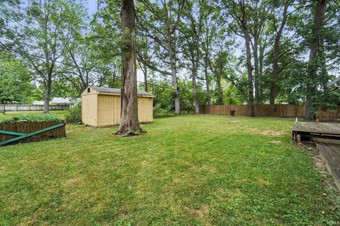 Exterior - 4837 Dwight Dr, Fort Wayne, IN 46835 photo 9 of 12