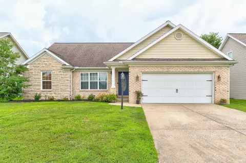 11400 Aplomado Dr, Evansville, IN 47725