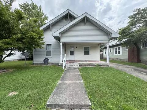 369 NE 6th St, Linton, IN 47441