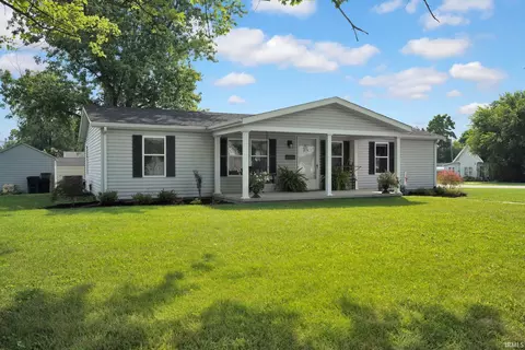 133 W Main St, Mitchell, IN 47446 photo 2