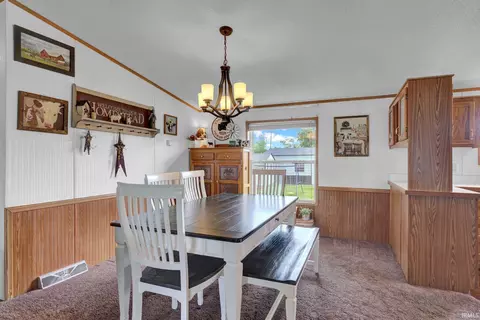 133 W Main St, Mitchell, IN 47446 photo 9