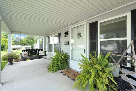 133 W Main St, Mitchell, IN 47446 photo 4